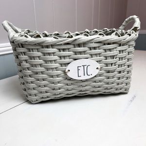 NWOT Faux Wicker KnickKnack Basket Farmhouse Decor